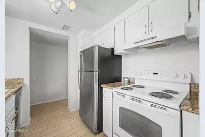 4727 E Lafayette Boulevard #208, Phoenix, AZ 85018 - Photo 12