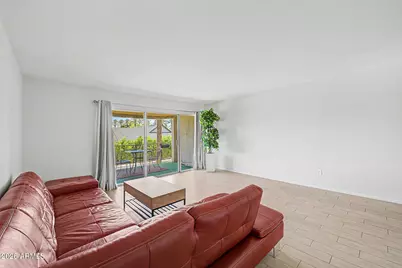 4727 E Lafayette Boulevard #208, Phoenix, AZ 85018 - Photo 4