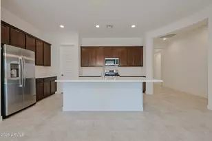 7675 W Bronco Trail, Peoria, AZ 85383 - Photo 2