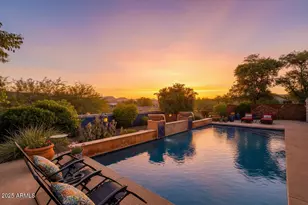 14 W Summerset Dr, Phoenix, AZ 85085 - Photo 2