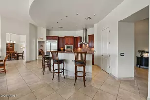 14 W Summerset Dr, Phoenix, AZ 85085 - Photo 8