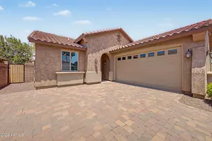 272 E Glacier Dr, Chandler, AZ 85249 - Photo 4