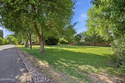 2634 N 52nd Street, Phoenix, AZ 85008 - Photo 2