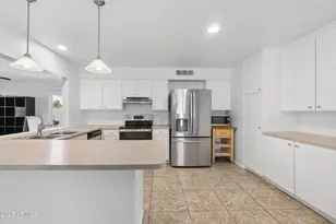 642 W Magdalena Dr, Tempe, AZ 85283 - Photo 2