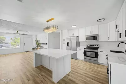 7202 W Shangri La Road, Peoria, AZ 85345 - Photo 1