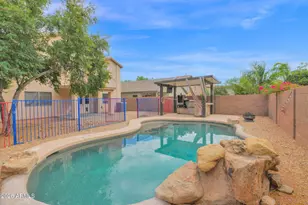 2521 W Red Fox Rd, Phoenix, AZ 85085 - Photo 2