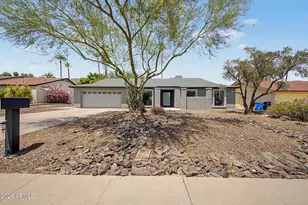 2276 E Christy Dr, Phoenix, AZ 85028 - Photo 2