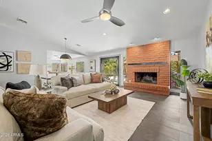 2276 E Christy Dr, Phoenix, AZ 85028 - Photo 8