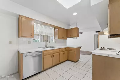10208 W Pinehurst Drive, Sun City, AZ 85351 - Photo 16