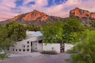 6318 N 52nd Pl, Paradise Valley, AZ 85253 - Photo 1