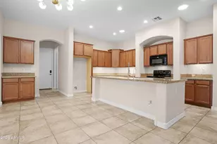 98 S 169th Dr, Goodyear, AZ 85338 - Photo 6