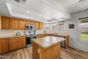 7641 W Maui Ln, Peoria, AZ 85381 - Photo 12