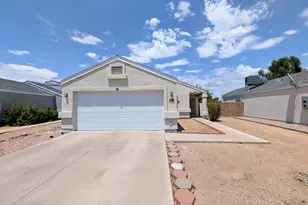 2824 W Angela Dr, Phoenix, AZ 85053 - Photo 2