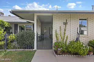 10896 W Clair Dr, Sun City, AZ 85351 - Photo 4