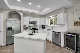 8813 S 51st St, Phoenix, AZ 85044 - Photo 2