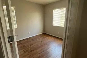 4661 E Laurel Ave, Gilbert, AZ 85234 - Photo 14