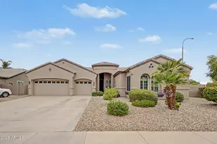 2972 E Winged Foot Dr, Chandler, AZ 85249 - Photo 2