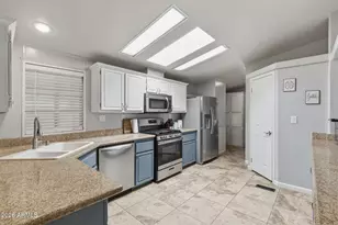 2907 E Sequoia Dr, Phoenix, AZ 85050 - Photo 18