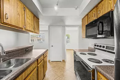 8802 N 8th Street #A2, Phoenix, AZ 85020 - Photo 10
