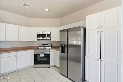 13557 W Cypress Street, Goodyear, AZ 85395 - Photo 4