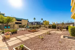 207 W Clarendon Ave, Phoenix, AZ 85013 - Photo 18