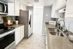 207 W Clarendon Ave, Phoenix, AZ 85013 - Photo 6
