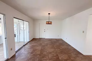 10501 W Loma Ln, Peoria, AZ 85345 - Photo 8