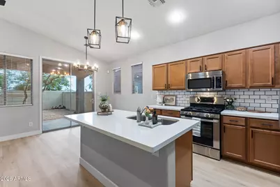 10361 W Foothill Drive, Peoria, AZ 85383 - Photo 2