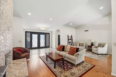 9886 E Cinnabar Avenue, Scottsdale, AZ 85258 - Photo 6