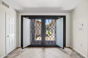 9886 E Cinnabar Ave, Scottsdale, AZ 85258 - Photo 10