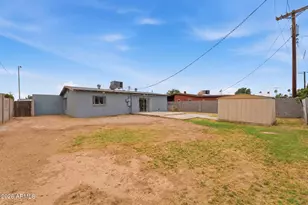 7714 W Mitchell Dr, Phoenix, AZ 85033 - Photo 16