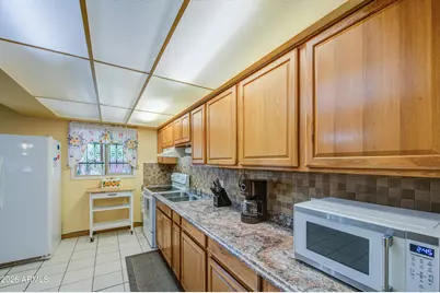 3810 N 78th Drive, Phoenix, AZ 85033 - Photo 18