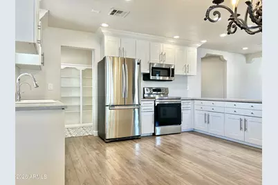 281 S California Street, Chandler, AZ 85225 - Photo 8