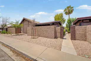 924 S Hacienda Dr, Tempe, AZ 85281 - Photo 1