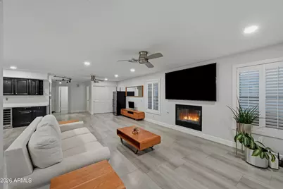 4626 E Adobe Drive, Phoenix, AZ 85050 - Photo 8