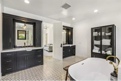 4455 E Calle Del Norte --, Phoenix, AZ 85018 - Photo 18