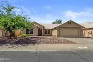4225 E Cathedral Rock Dr, Phoenix, AZ 85044 - Photo 2