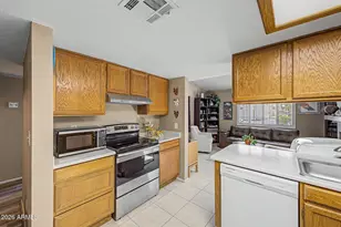 2020 W Union Hills Dr, Phoenix, AZ 85027 - Photo 8