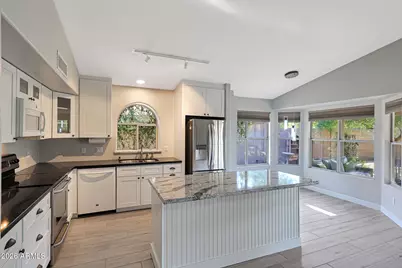 14215 N 56th Place, Scottsdale, AZ 85254 - Photo 4