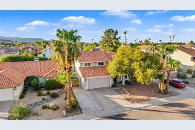 4236 E Amberwood Drive, Phoenix, AZ 85048 - Photo 2