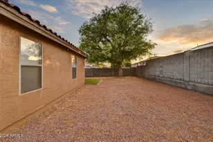 10524 W Country Club Trail, Peoria, AZ 85383 - Photo 4