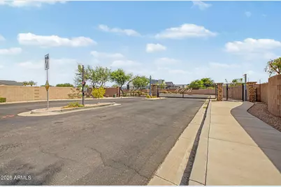 1698 E Powell Way #5, Gilbert, AZ 85298 - Photo 2