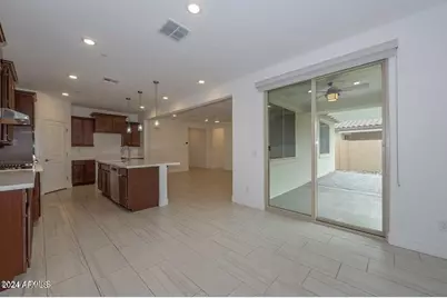 29758 N 114th Drive, Peoria, AZ 85383 - Photo 10