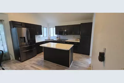 13423 W Ironwood Street, Surprise, AZ 85374 - Photo 4