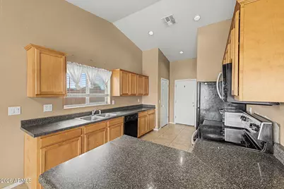 12478 W Madero Drive, Arizona City, AZ 85123 - Photo 8