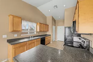 12478 W Madero Dr, Arizona City, AZ 85123 - Photo 8