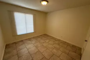 8450 N 34th Dr, Phoenix, AZ 85051 - Photo 2