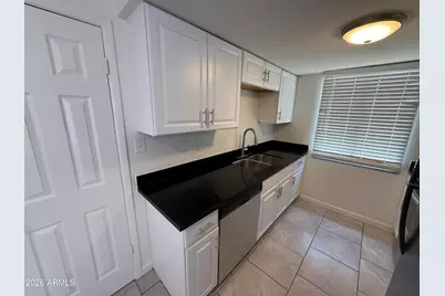 8450 N 34th Drive, Phoenix, AZ 85051 - Photo 6