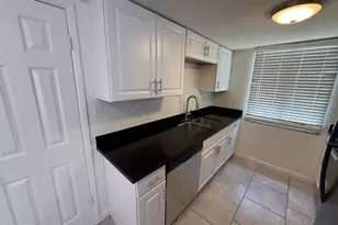 8450 N 34th Dr, Phoenix, AZ 85051 - Photo 6