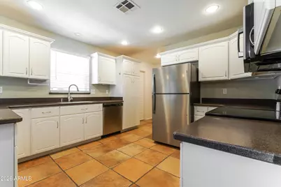 9641 N 41st Drive, Phoenix, AZ 85051 - Photo 4